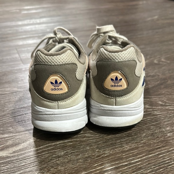 Adidas Yung 96 - Picture 2 of 5